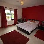 Nyaraló Serene Luxurious Retreat With Sea Views, Entire Letterkenny