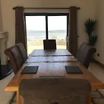 Nyaraló Serene Luxurious Retreat With Sea Views, Entire