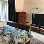 Nyaraló Serene Luxurious Retreat With Sea Views, Entire