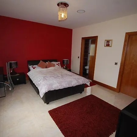 Serene Luxurious Retreat With Sea Views, Entire Feriehus Letterkenny