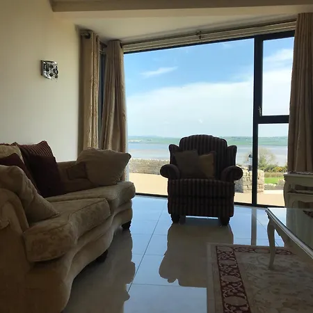 Holiday home Serene Luxurious Retreat With Sea Views, Entire