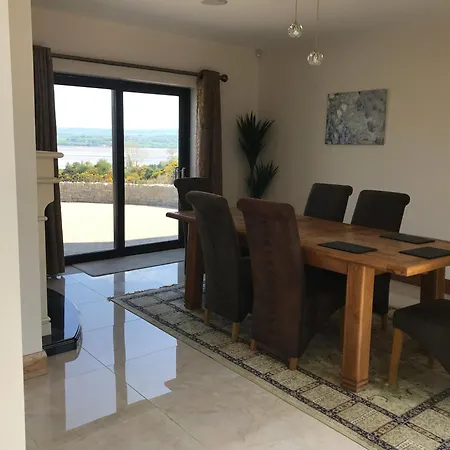 Serene Luxurious Retreat With Sea Views, Entire Feriehus Letterkenny