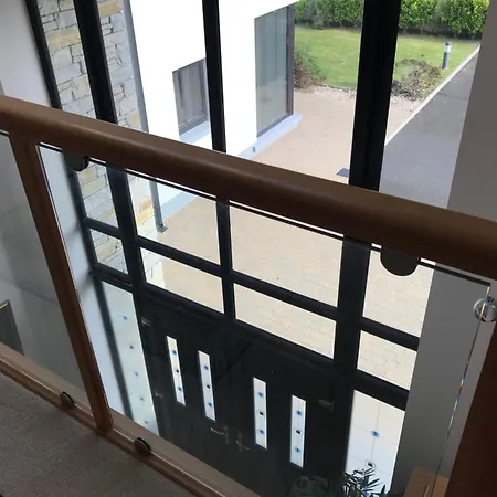 Serene Luxurious Retreat With Sea Views, Entire Σπίτι διακοπών Letterkenny