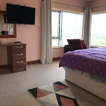 Serene Luxurious Retreat With Sea Views, Entire *