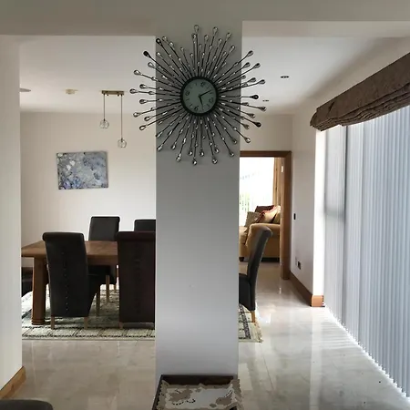 Serene Luxurious Retreat With Sea Views, Entire *