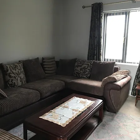 Serene Luxurious Retreat With Sea Views, Entire Σπίτι διακοπών