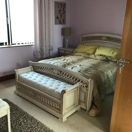 Feriehus Serene Luxurious Retreat With Sea Views, Entire Letterkenny