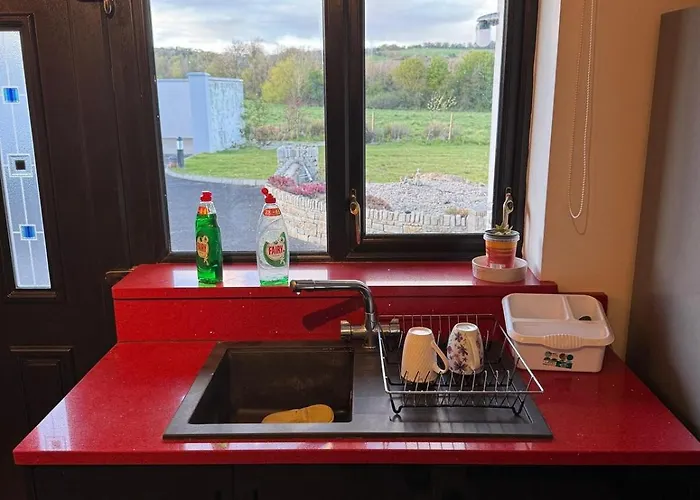 Serene Luxurious Retreat With Sea Views, Entire Ferienhaus