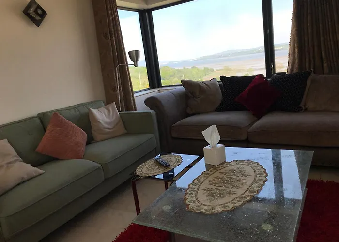 Serene Luxurious Retreat With Sea Views, Entire *