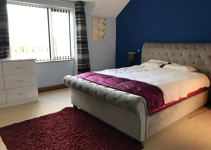 Serene Luxurious Retreat With Sea Views, Entire Semesterbostad