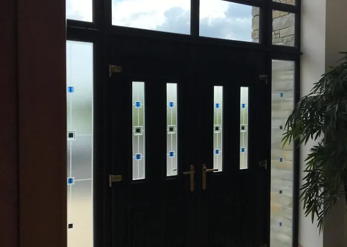 Semesterbostad Serene Luxurious Retreat With Sea Views, Entire