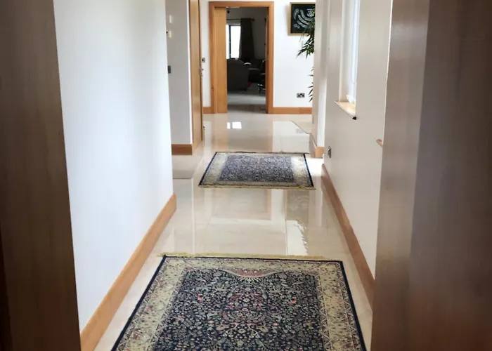 Semesterbostad Serene Luxurious Retreat With Sea Views, Entire Letterkenny