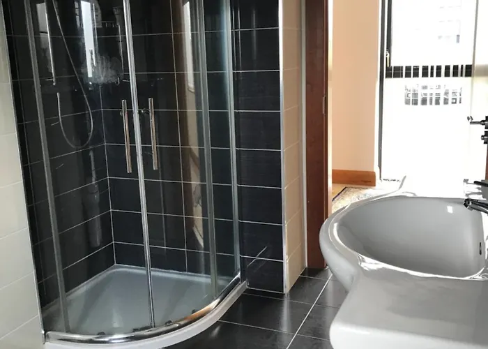 Serene Luxurious Retreat With Sea Views, Entire Semesterbostad Letterkenny