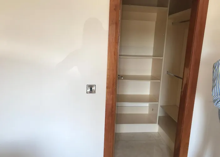 Semesterbostad Serene Luxurious Retreat With Sea Views, Entire *